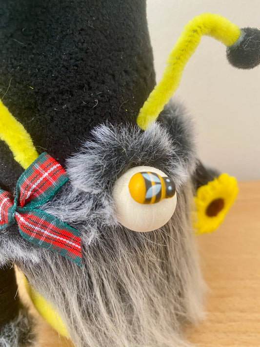 Scottish Whimsical: Wee Scottish Honey Bee: Murdo MacBrumble