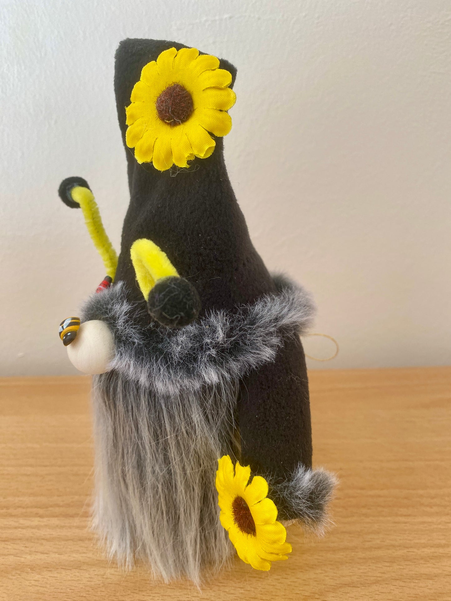 Scottish Whimsical: Wee Scottish Honey Bee: Murdo MacBrumble