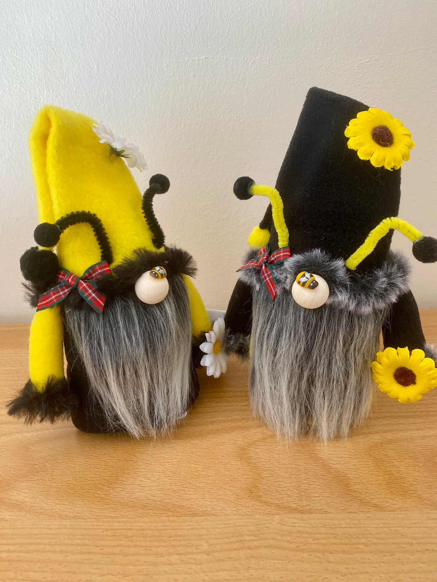 Scottish Whimsical: Wee Scottish Honey Bee: Murdo MacBrumble
