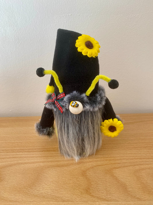 Scottish Whimsical: Wee Scottish Honey Bee: Murdo MacBrumble